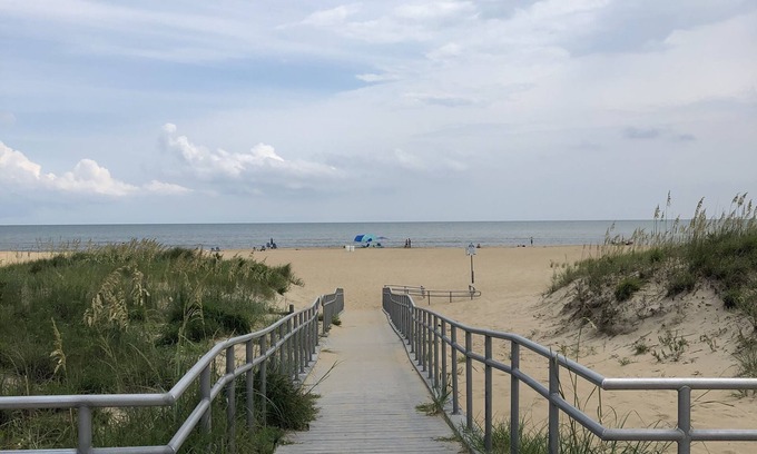Northeast Virginia Beach House | Beautiful 3 bedroom house minutes from the beach and First Landing State park