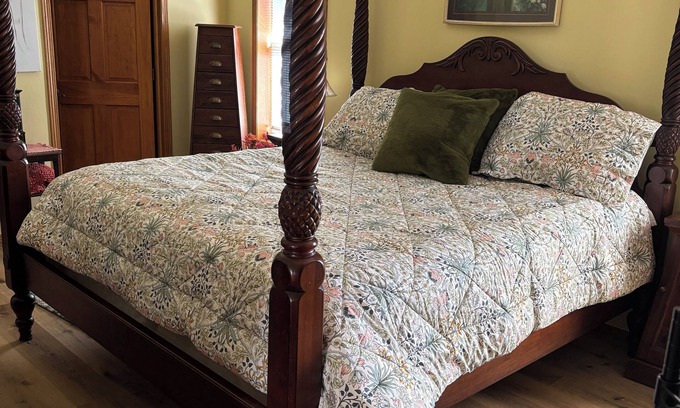 Green Bay House | Beautiful 3-bedroom+house in the home of the Green Bay Packers.
