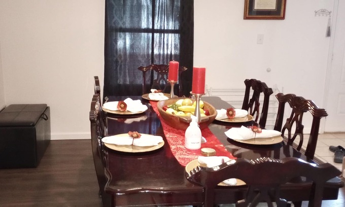 Mosby House | Beautiful 3 Bedroom House Close To Richmond Raceway