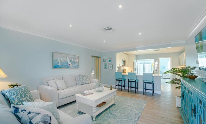 South Palm Park Neighborhood Association House | Beautiful 3 bedroom home really close to the beach
