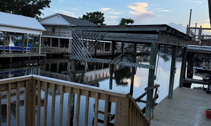 Slidell House | Beautiful 3-bedroom Home on the Water in serene Slidell with WiFi, AC, Huge Deck