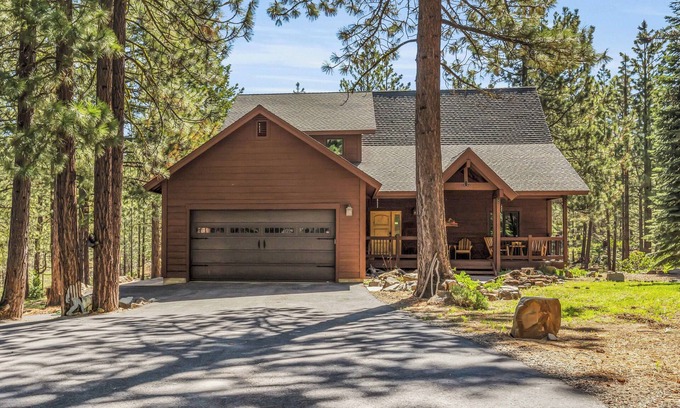 Pinehaven House | Beautiful 3 Bedroom Mountain Paradise near Lake Davis