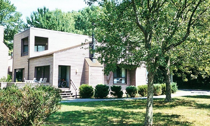 Berlin Apartment | Beautiful 3 bedroom unit at resort, sleeps 8