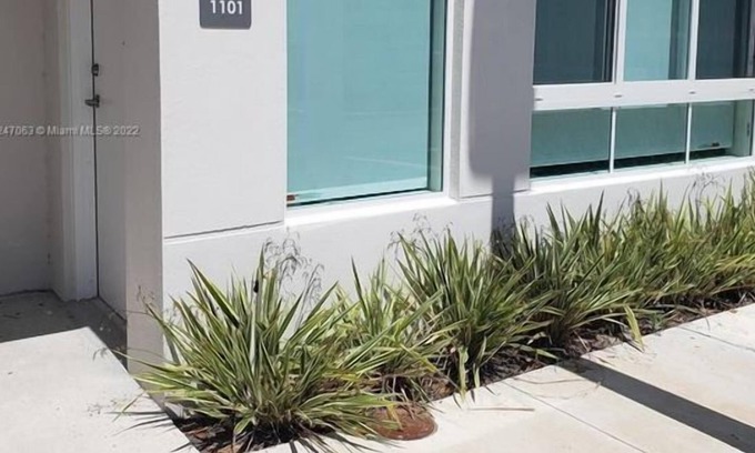 Ojus House | Beautiful 3 Br. Townhome (440320) by Houzlet