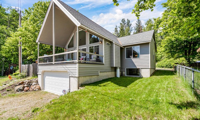 Sagle House | Beautiful 3-story home with lake/bay views, deck, grill, firepit & fireplace