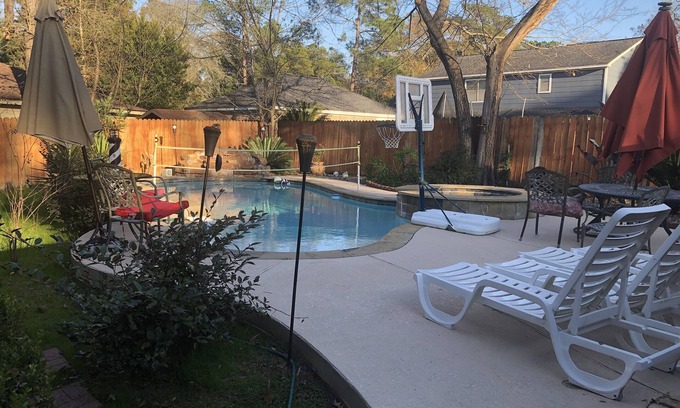 Conroe House | Beautiful 3500 ft.² golf course home