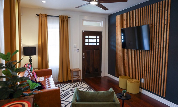 Nevada Street House | Beautiful 3BD Home Near Downtown & The Pearl