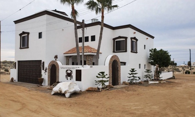 Las Conchas House | Beautiful 4 bedroom home with spectacular ocean views