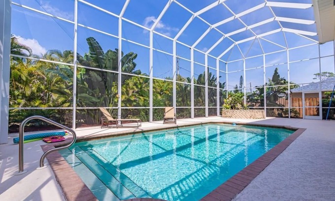 Bonita Springs House | Beautiful 4 bedroom, 3 bath w/heated swimming pool home 14 mins from the beach