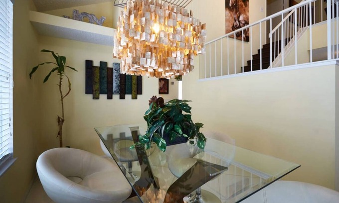 Perris House | Beautiful 4 Bedroom, 4 KING size Beds, COZY
