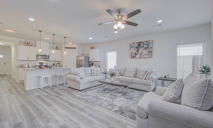 Shenandoah House | Beautiful 4-bedroom Brand New Modern House Bella with pool and park