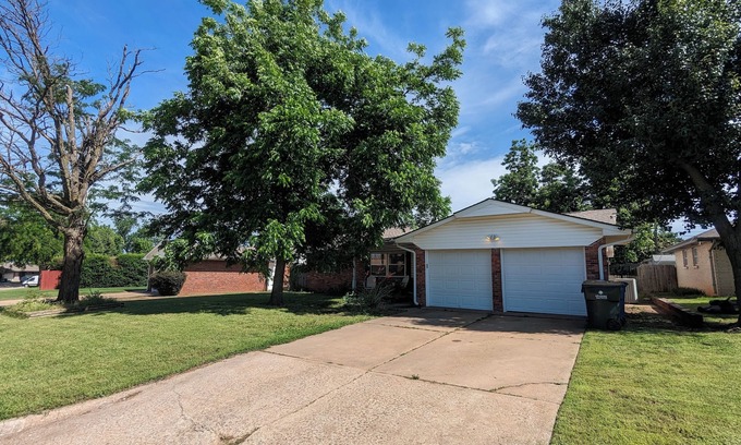 Central Oklahoma City House | Beautiful 4 Bedroom House in The Village