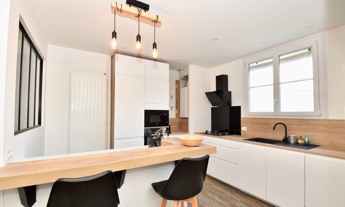 Royan Apartment | Beautiful 4 pers. modern apartment- 2 bedrooms- center of Royan- France