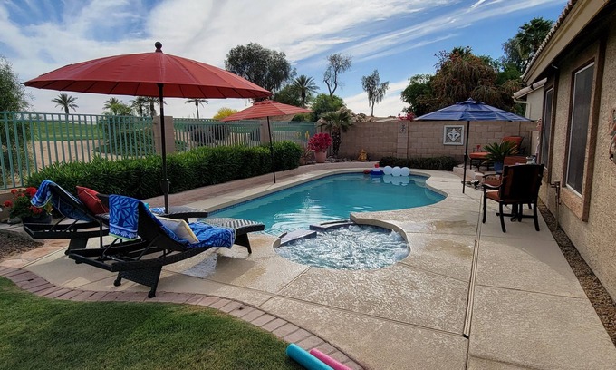 Palm Valley House | Beautiful 4Br 2Ba, Pool, Heated Spa. Restaurants and Shopping nearby