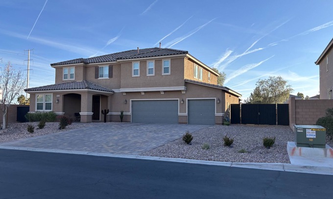 Enterprise House | Beautiful 5 Bed, 4 Bath home, 9mi from the strip,6mi from airport with RVparking