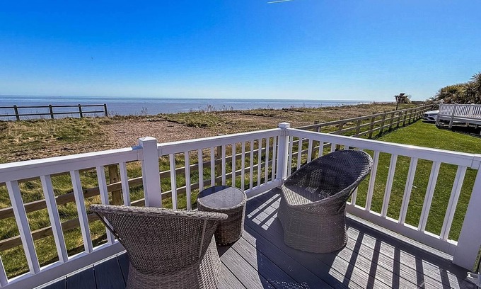 Pakefield House | Beautiful 6 berth caravan with full sea views for hire in Suffolk ref 68002CR