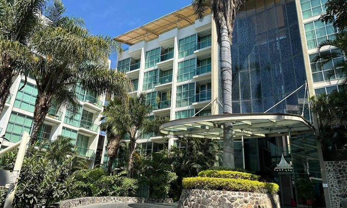 Jacarandas Apartment | Beautiful air conditioner loft! 7 min from downtown!