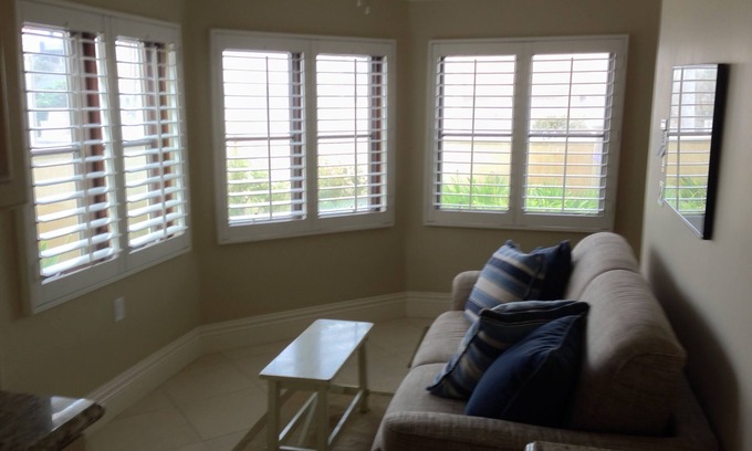The Strand Apartment | Beautiful and newer across the street from the beach