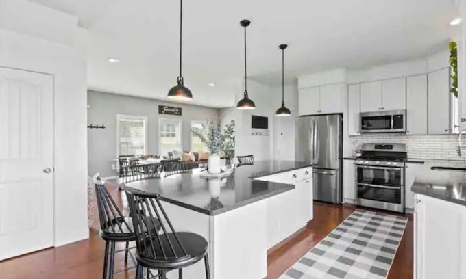 Canandaigua House | Beautiful and Secluded getaway on 10 acres