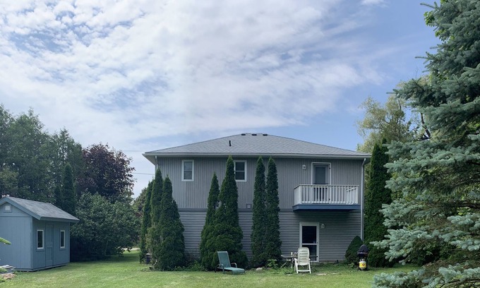 Bayfield House | Beautiful and Spacious Bayfield Cottage !