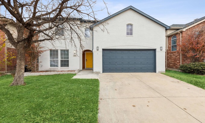 Roanoke House | Beautiful and Spacious home sleeps 24