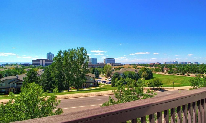 Englewood Condo | Beautiful And Updated 1 Bedroom Condo In DTC W/VIEWS!
