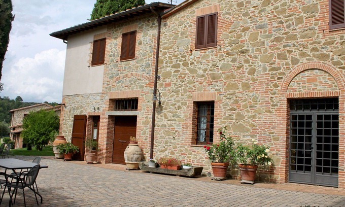 Popoltaio-Schiacciato Villa | Beautiful apartment in villa for 6 people with WIFI, pool, A/C, TV, terrace and parking