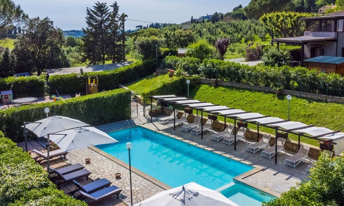 Casale Marittimo Apartment | Beautiful apartment for 4 people with WIFI, pool, TV, patio and pets allowed