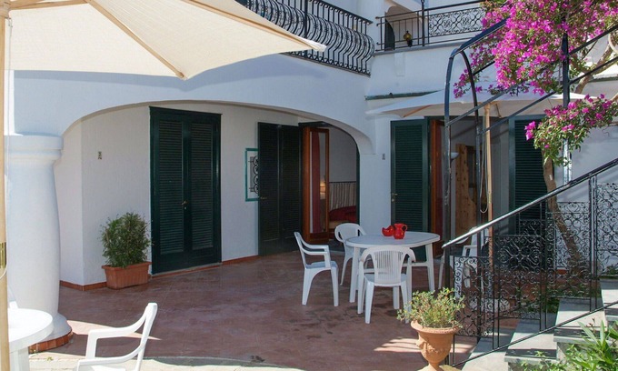 Casamicciola Terme Villa | Beautiful apartment in villa for 2 people with WIFI, TV, patio and parking