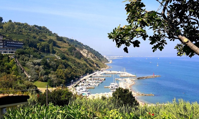 Gabicce Mare House | Beautiful aparment directly above the beach port, 5minutes walk to the beach