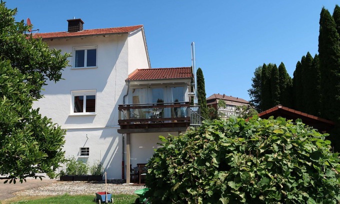 Nentershausen Apartment | Beautiful apartment for 6 guests with WIFI, TV, terrace, pets allowed and parking