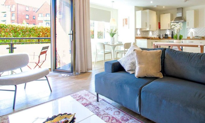 Milton Keynes Apartment | Beautiful Apartment in Fairfield by Yoko Property