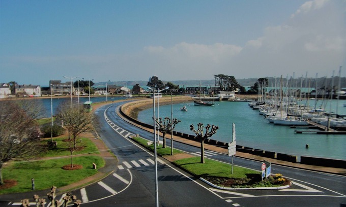 Perros-Guirec Apartment | Beautiful apartment with Terrace, at the port, sea view, classified 3 * WIFI