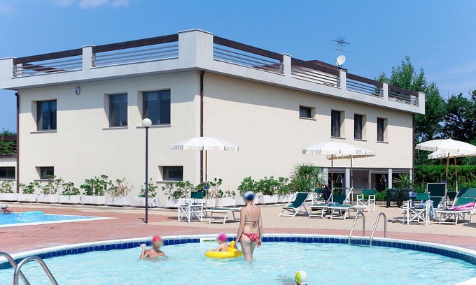 San Vincenzo Apartment | Beautiful apartment for 6 people with A/C, WIFI, pool, TV, terrace, pets allowed and parking