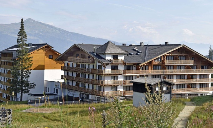 Katschberg Apartment | Beautiful apartment for 6 people with pool, WIFI, TV, balcony, pets allowed and panoramic view