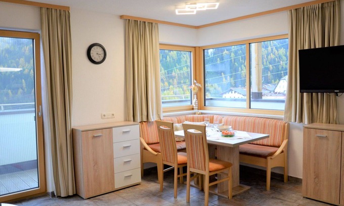 Sankt Anton am Arlberg Villa | Beautiful apartment in villa with WIFI, TV, balcony, pets allowed, panoramic view and parking