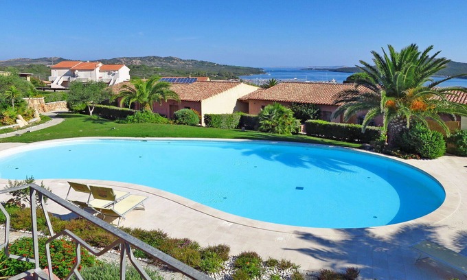 Porto Pozzo Apartment | Beautiful apartment for 6 people with A/C, pool, WIFI, terrace and pets allowed