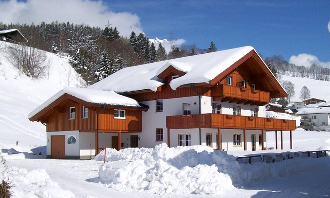 Saalfelden am Steinernen Meer Apartment | Beautiful apartment decorated in style