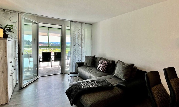 Loffingen Apartment | Beautiful apartment for 4 guests with pool, WIFI, TV, balcony, panoramic view and parking