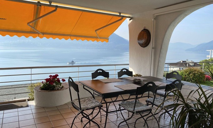 Brissago Apartment | Beautiful apartment for 5 guests with WIFI, hot tub, TV, patio, panoramic view and parking