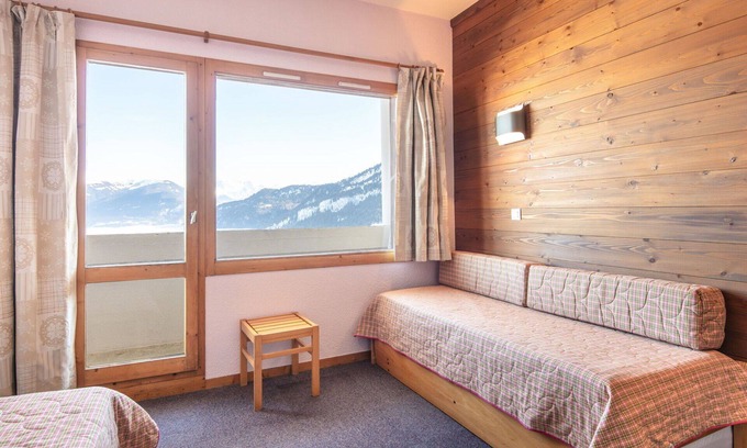 La Lechere Apartment | Beautiful apartment for 3 people with WIFI, TV, terrace, pets allowed and parking