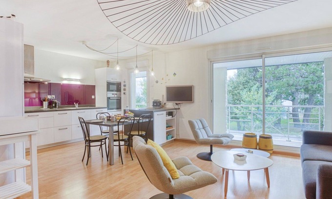Quiberon Apartment | Beautiful apartment for 4 people with WIFI, TV, balcony and parking