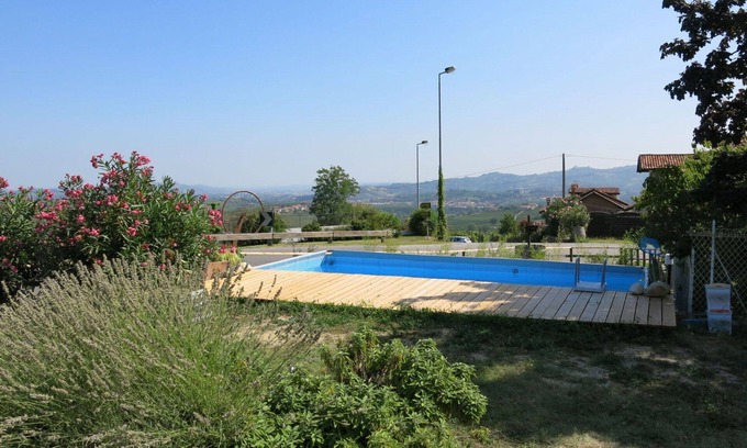 La Morra Apartment | Beautiful apartment for 2 guests with pool, WIFI, TV, patio, pets allowed and parking
