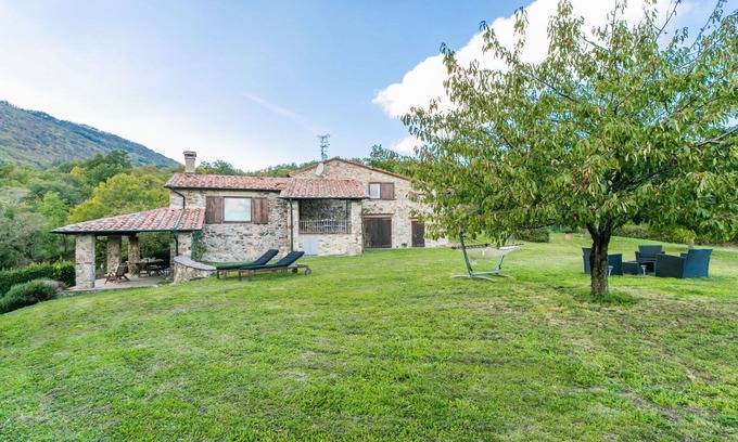 Montieri Apartment | Beautiful apartment for 9 people with WIFI, TV, patio and pets allowed