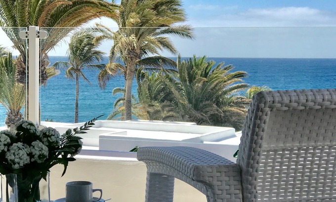 Puerto del Carmen Apartment | Beautiful apartment facing the sea with Wifi and AC