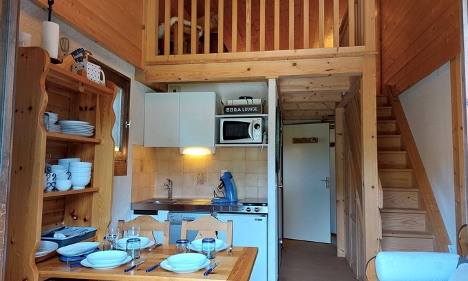 Demi-Quartier Apartment | Beautiful apartment for 4 people with TV, balcony and parking