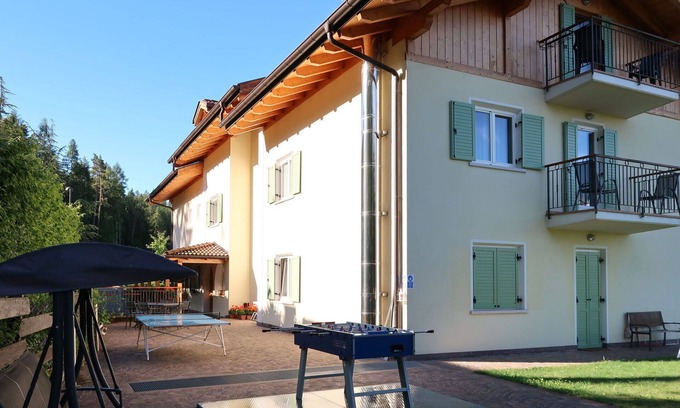 Ronzone Apartment | Beautiful apartment for 6 people with WIFI, balcony and parking