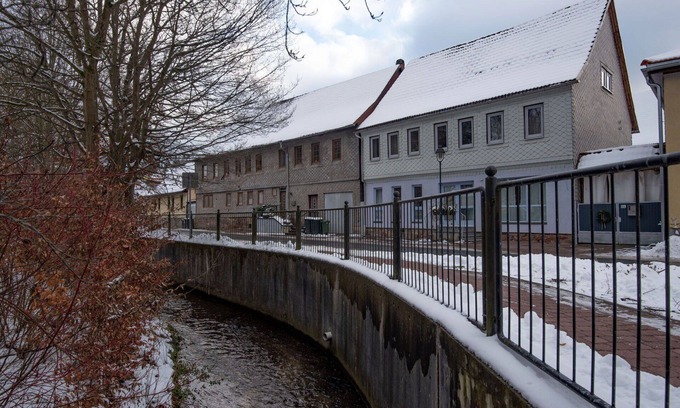Suhl Apartment | Beautiful apartment for 4 guests with WIFI, TV, patio and pets allowed