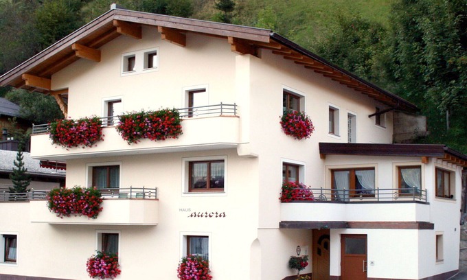 Kappl Apartment | Beautiful apartment for 5 people with WIFI, TV, terrace and parking