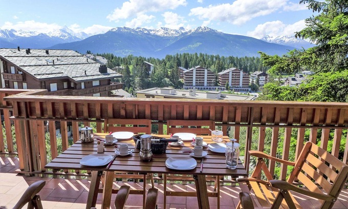 Lens Apartment | Beautiful apartment for 5 guests with WIFI, TV, balcony, panoramic view and parking